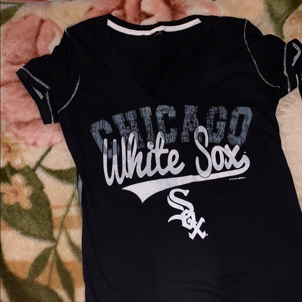 Black & white,white Sox t shirt